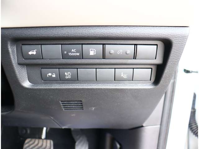 三菱 アウトランダーＰＨＥＶ ＰＨＥＶ ２．４ Ｐ ４ＷＤ R4年 (関東) 99