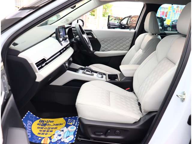 三菱 アウトランダーＰＨＥＶ ＰＨＥＶ ２．４ Ｐ ４ＷＤ R4年 (関東) 99