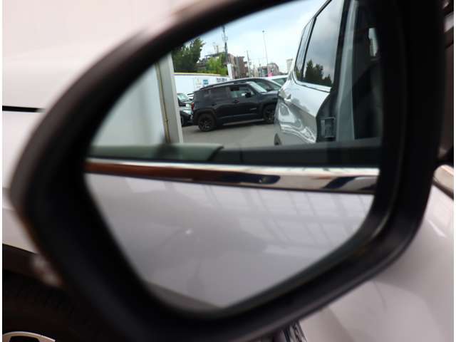 三菱 アウトランダーＰＨＥＶ ＰＨＥＶ ２．４ Ｐ ４ＷＤ R4年 (関東) 99