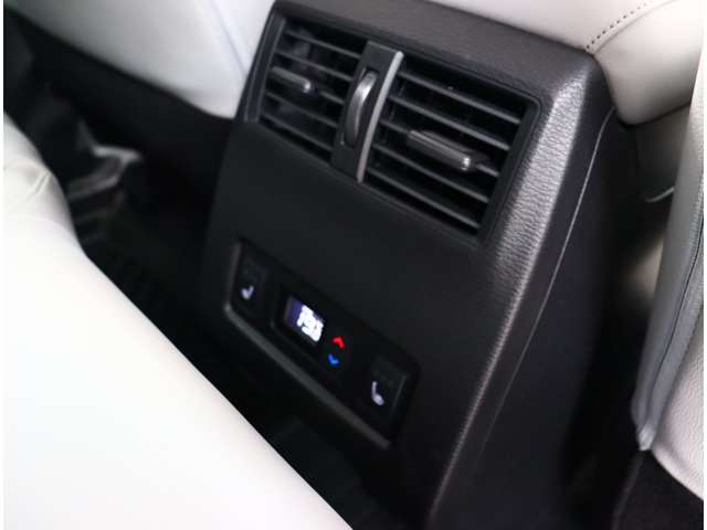 三菱 アウトランダーＰＨＥＶ ＰＨＥＶ ２．４ Ｐ ４ＷＤ R4年 (関東) 99