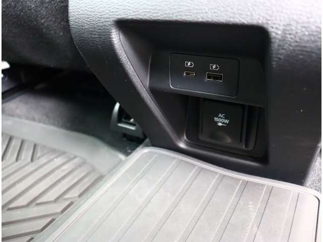 三菱 アウトランダーＰＨＥＶ ＰＨＥＶ ２．４ Ｐ ４ＷＤ R4年 (関東) 99