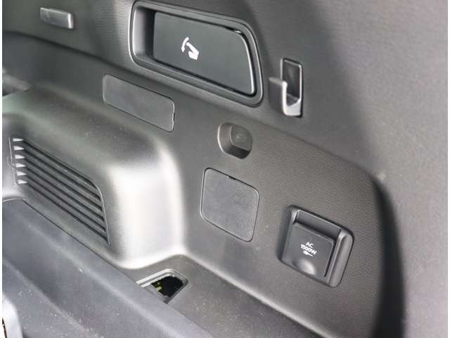 三菱 アウトランダーＰＨＥＶ ＰＨＥＶ ２．４ Ｐ ４ＷＤ R4年 (関東) 99