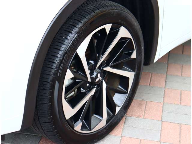 三菱 アウトランダーＰＨＥＶ ＰＨＥＶ ２．４ Ｐ ４ＷＤ R4年 (関東) 99