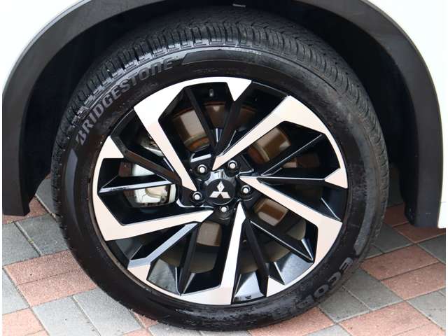 三菱 アウトランダーＰＨＥＶ ＰＨＥＶ ２．４ Ｐ ４ＷＤ R4年 (関東) 99