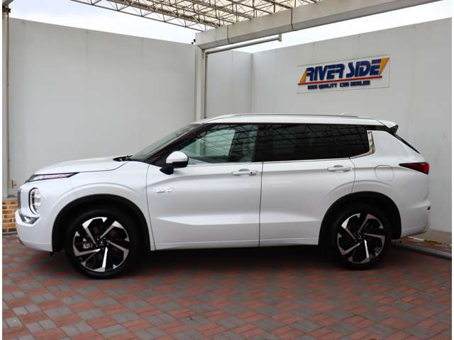 三菱 アウトランダーＰＨＥＶ ＰＨＥＶ ２．４ Ｐ ４ＷＤ R4年 (関東) 99
