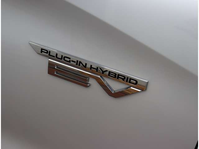 三菱 アウトランダーＰＨＥＶ ＰＨＥＶ ２．４ Ｐ ４ＷＤ R4年 (関東) 99