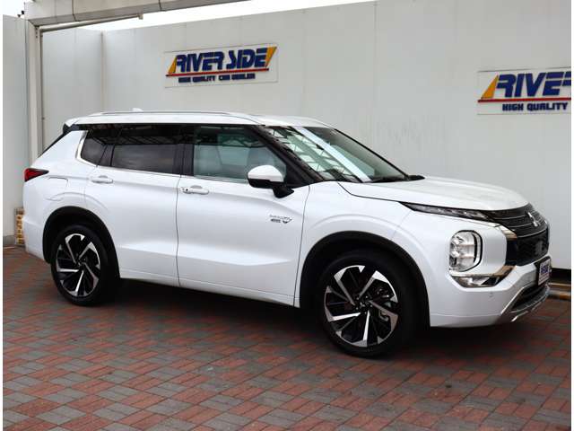三菱 アウトランダーＰＨＥＶ ＰＨＥＶ ２．４ Ｐ ４ＷＤ R4年 (関東) 99