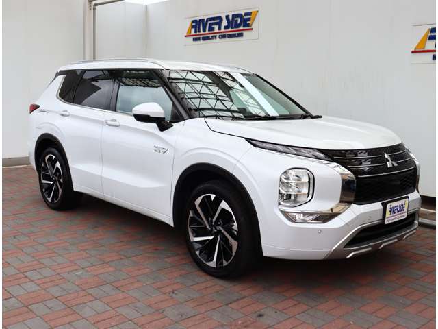 三菱 アウトランダーＰＨＥＶ ＰＨＥＶ ２．４ Ｐ ４ＷＤ R4年 (関東) 99