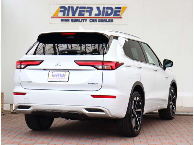 三菱 アウトランダーＰＨＥＶ ＰＨＥＶ ２．４ Ｐ ４ＷＤ R4年 (関東) 99