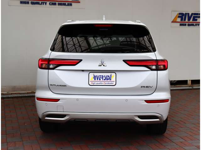 三菱 アウトランダーＰＨＥＶ ＰＨＥＶ ２．４ Ｐ ４ＷＤ R4年 (関東) 99
