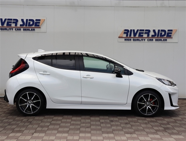 トヨタ アクア １．５ ＧＲスポーツ R5年 (関東) 99