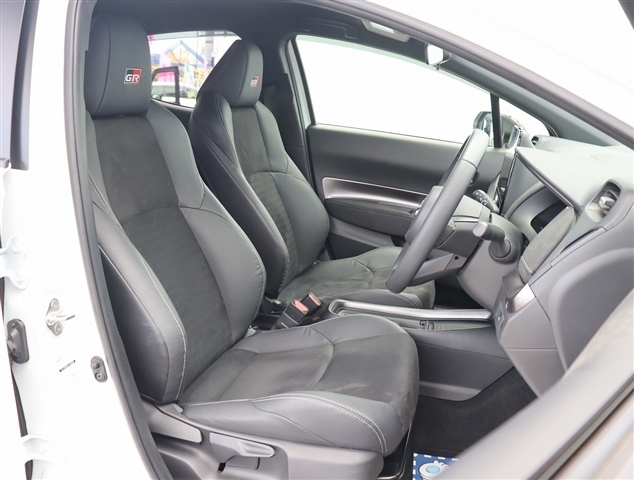 トヨタ アクア １．５ ＧＲスポーツ R5年 (関東) 99