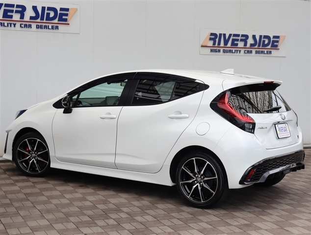 トヨタ アクア １．５ ＧＲスポーツ R5年 (関東) 99