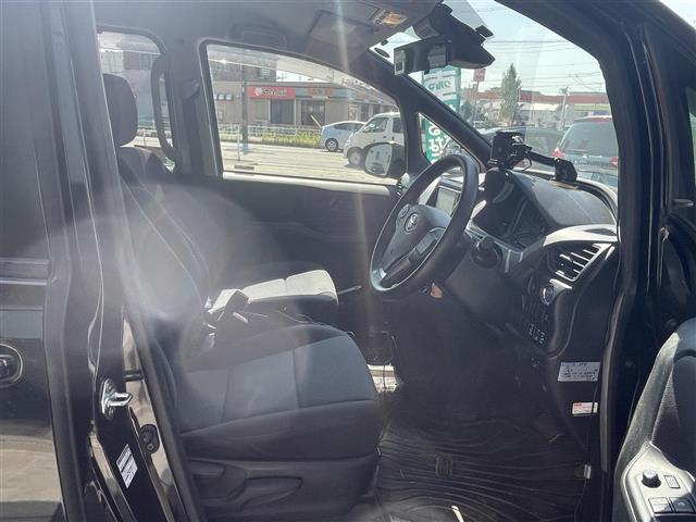 トヨタ ノア １．８ ハイブリッド Ｘ H30年 (東海) 99