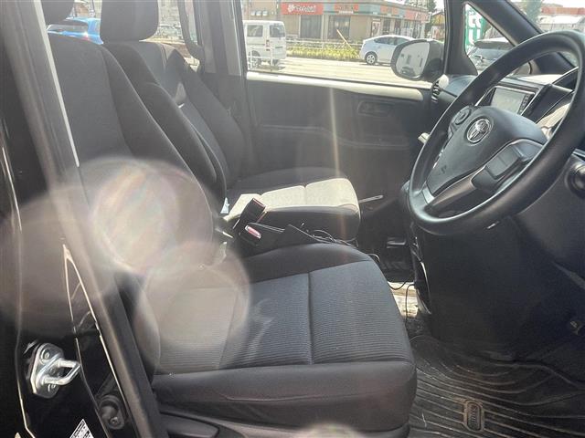 トヨタ ノア １．８ ハイブリッド Ｘ H30年 (東海) 99