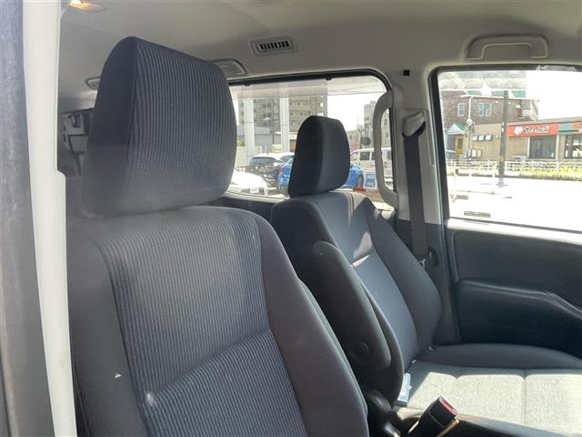 トヨタ ノア １．８ ハイブリッド Ｘ H30年 (東海) 99