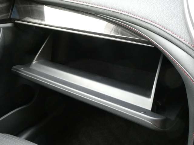 トヨタ クラウン　ハイブリッド ハイブリッド ２．５ Ｓ H27年 (関東) 99