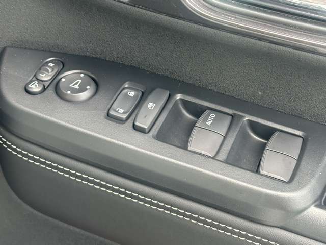 ホンダ Ｎ　ＢＯＸ カスタム ６６０ ターボ コーディネートスタイル ２トーン R6年 (東海) 99