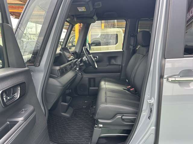 ホンダ Ｎ　ＢＯＸ カスタム ６６０ ターボ コーディネートスタイル モノトーン R5年 (東海) 99