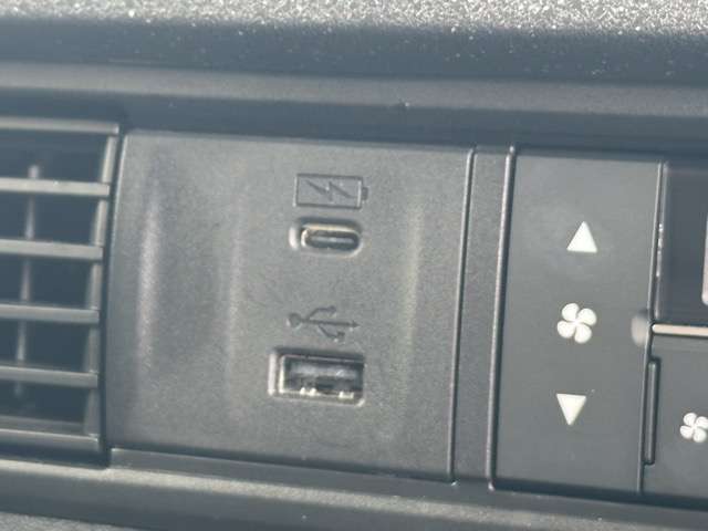 ホンダ Ｎ　ＢＯＸ カスタム ６６０ ターボ コーディネートスタイル モノトーン R5年 (東海) 99