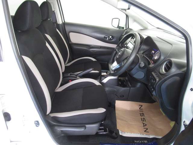 日産 ノート １．２ Ｅ－ＰＯＷＥＲ Ｘ H28年 (九州・沖縄) 99