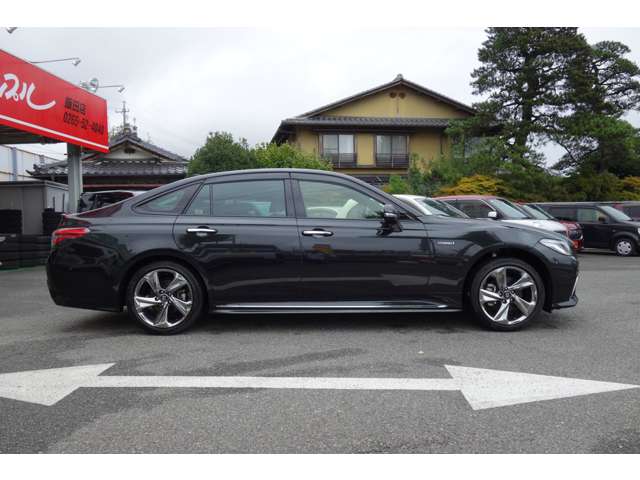 トヨタ クラウン　ハイブリッド ハイブリッド ２．５ ＲＳ アドバンス ＦＯＵＲ ４ＷＤ R1年 () 99