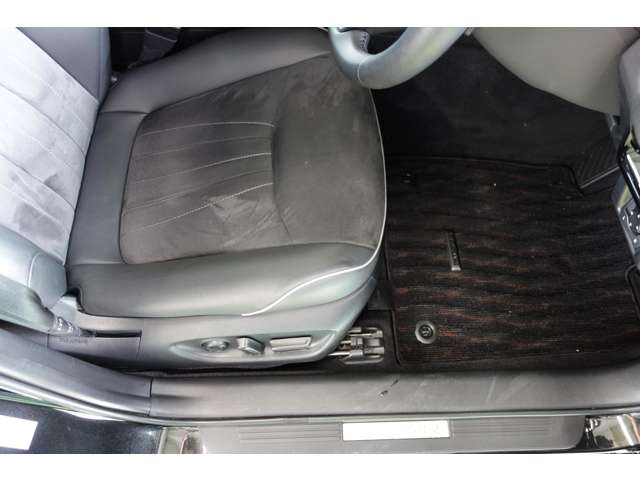 トヨタ クラウン　ハイブリッド ハイブリッド ２．５ ＲＳ アドバンス ＦＯＵＲ ４ＷＤ R1年 () 99