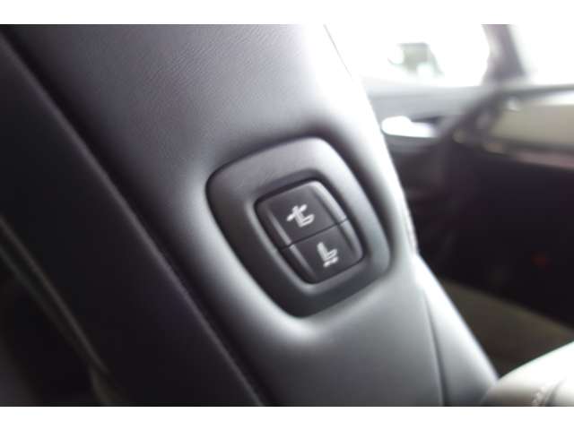 トヨタ クラウン　ハイブリッド ハイブリッド ２．５ ＲＳ アドバンス ＦＯＵＲ ４ＷＤ R1年 () 99