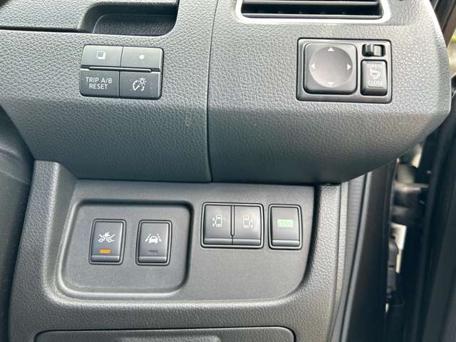 日産 セレナ ２．０ ハイウェイスター Ｓ－ＨＹＢＲＩＤ アドバンストセーフティ パッケージ H26年 (九州・沖縄) 99