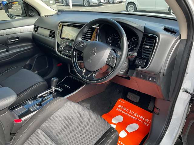 三菱 アウトランダー ２．４ ２４Ｇ セーフティパッケージ ４ＷＤ H29年 (東北) 99