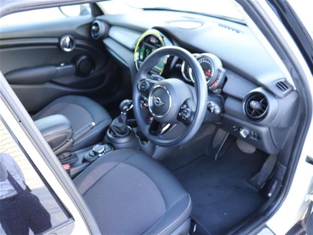 ミニ ミニ クーパーＤ ５ドア H30年 (関東) 99