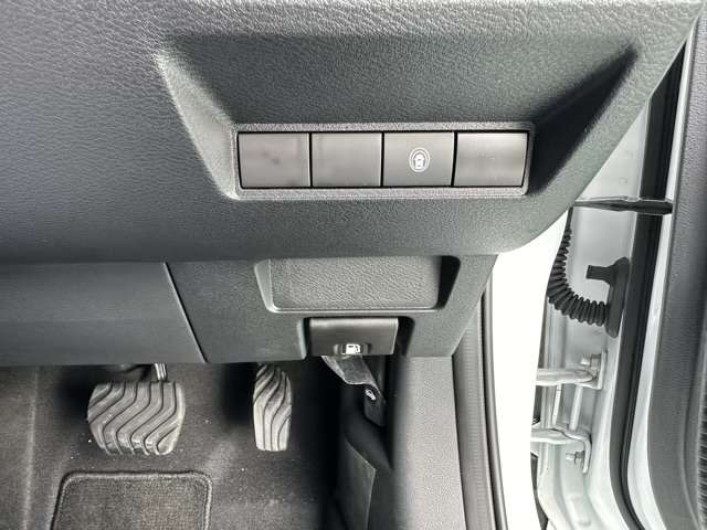 日産 ノート １．２ Ｘ R5年 (東海) 99