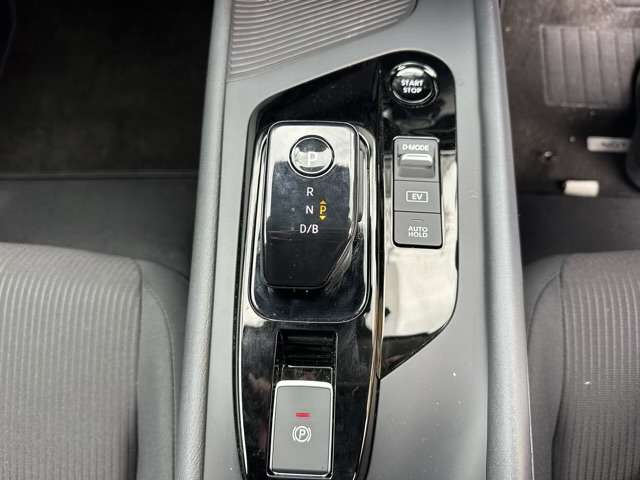 日産 ノート １．２ Ｘ R5年 (東海) 99