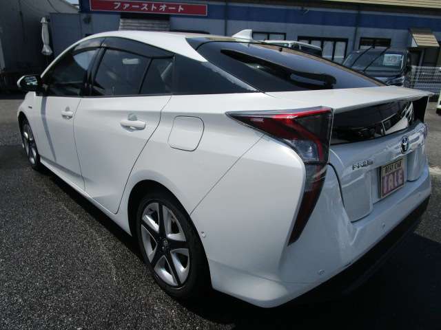 トヨタ プリウス １．８ Ａ H28年 (関東) 99