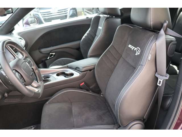 ダッジ チャレンジャー ＳＲＴ ヘルキャット R4年 (東海) 99