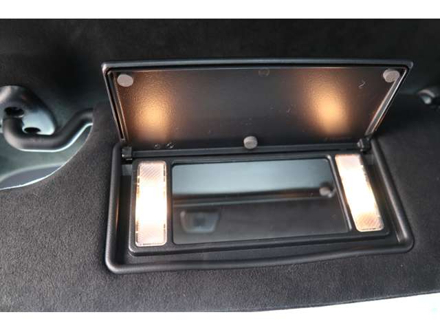 ダッジ チャレンジャー ＳＲＴ ヘルキャット R4年 (東海) 99