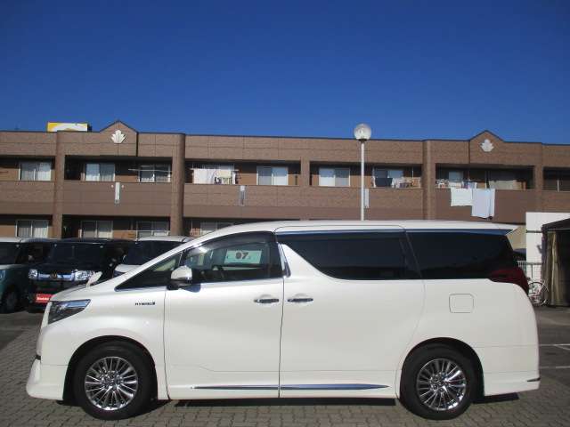 トヨタ アルファード　ハイブリッド ハイブリッド ２．５ Ｘ Ｅ－ＦＯＵＲ ４ＷＤ H29年 (中国) 99