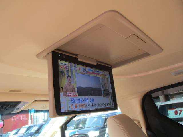 トヨタ アルファード　ハイブリッド ハイブリッド ２．５ Ｘ Ｅ－ＦＯＵＲ ４ＷＤ H29年 (中国) 99