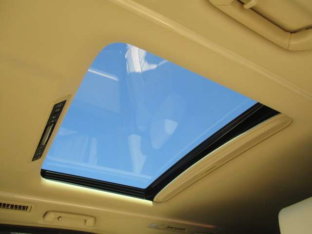 トヨタ アルファード　ハイブリッド ハイブリッド ２．５ Ｘ Ｅ－ＦＯＵＲ ４ＷＤ H29年 (中国) 99