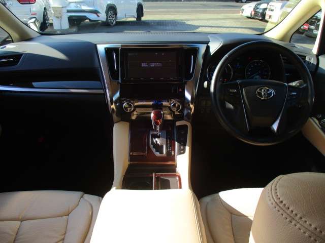 トヨタ アルファード　ハイブリッド ハイブリッド ２．５ Ｘ Ｅ－ＦＯＵＲ ４ＷＤ H29年 (中国) 99