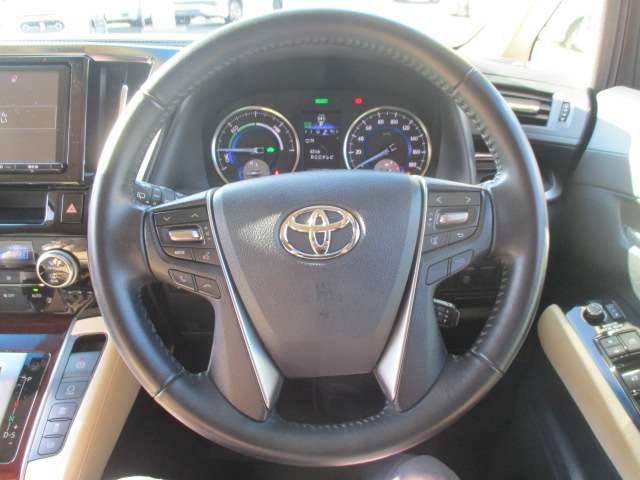 トヨタ アルファード　ハイブリッド ハイブリッド ２．５ Ｘ Ｅ－ＦＯＵＲ ４ＷＤ H29年 (中国) 99