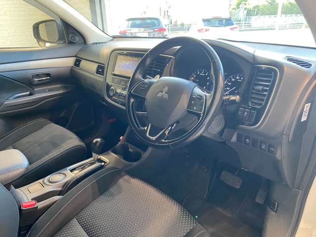 三菱 アウトランダー ２．０ ２０Ｇ セーフティパッケージ H28年 (九州・沖縄) 99