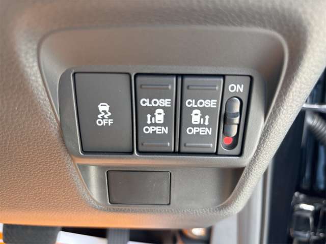 ホンダ フリード　ハイブリッド １．５ Ｅ：ＨＥＶ エアー ＥＸ R7年 (近畿) 99