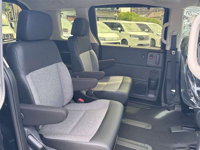 ホンダ フリード　ハイブリッド １．５ Ｅ：ＨＥＶ エアー ＥＸ R7年 (近畿) 99