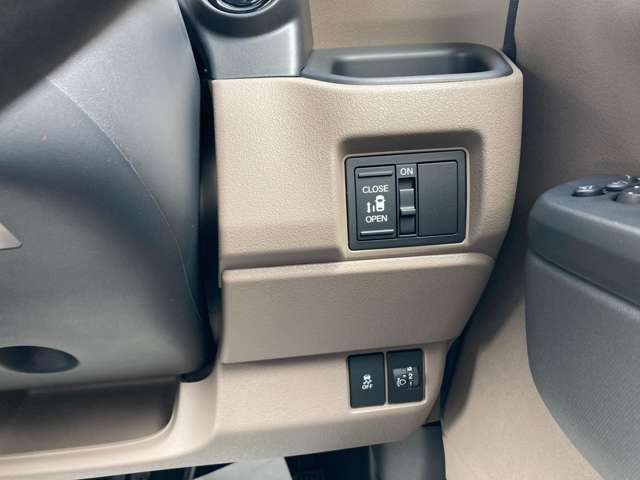 ホンダ Ｎ　ＢＯＸ ジョイ ６６０ ２トーン R7年 (関東) 99