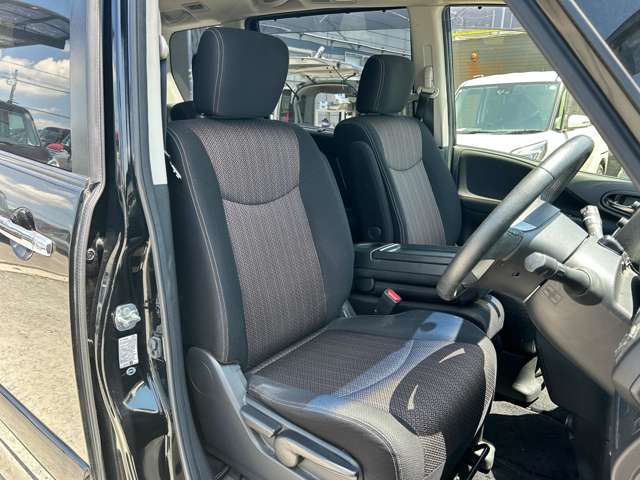 日産 セレナ ２．０ ハイウェイスター Ｓ－ＨＹＢＲＩＤ アドバンストセーフティ パッケージ H26年 (九州・沖縄) 99