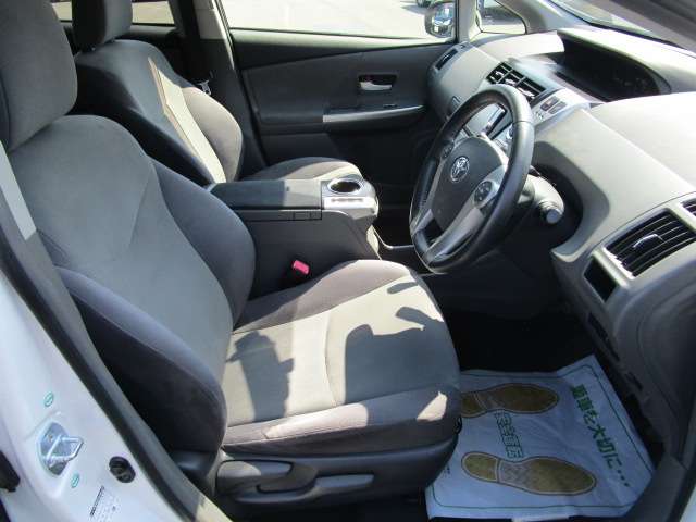 トヨタ プリウスΑ １．８ Ｓ ツーリングセレクション H23年 (関東) 99