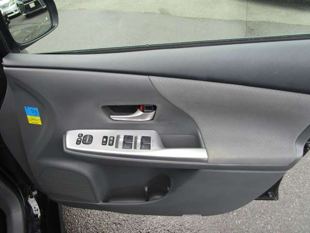 トヨタ プリウスΑ １．８ Ｇ H23年 (関東) 99