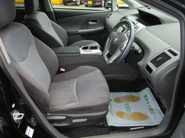 トヨタ プリウスΑ １．８ Ｇ H23年 (関東) 99