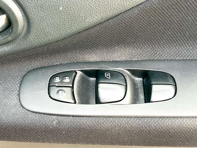 日産 セレナ ２．０ ハイウェイスター Ｓ－ＨＹＢＲＩＤ H25年 (九州・沖縄) 99